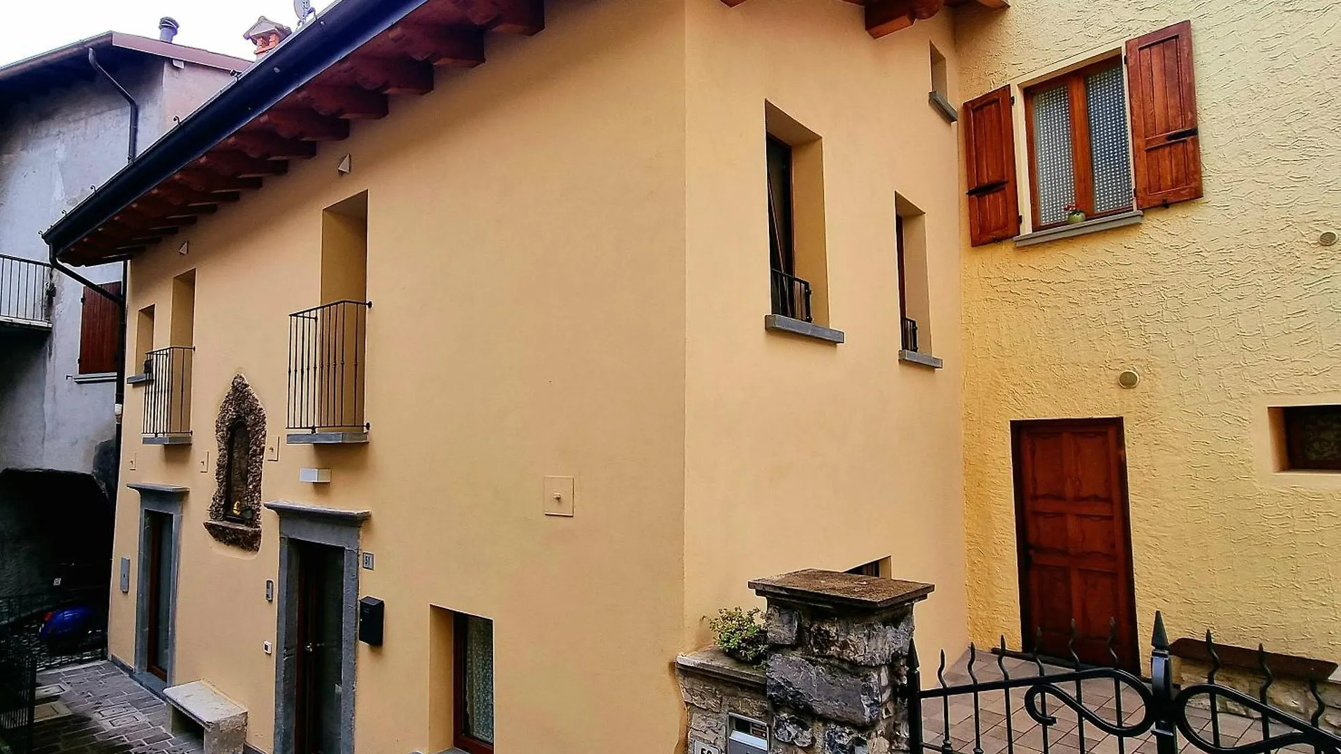 Holiday home Casa L'Isola Di Sara Villa Monte Isola Italy